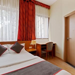Camera con letto king size